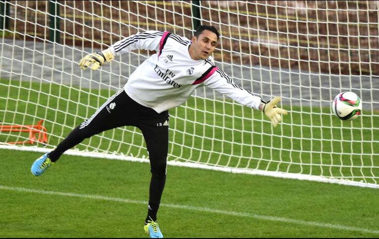 El arquero del París-Saint Germain, Keylor Navas, aceptó que en el Real Madrid no confiaban por completo en su capacidad. AFP / ARCHIVO