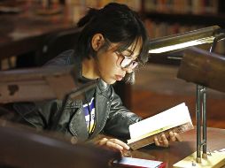 Buscan que todos los libros, manuales y guías para bachillerato sean incluidos de manera digital en las bases de datos de la Red de Bibliotecas de la UdeG. EL INFORMADOR/ ARCHIVO