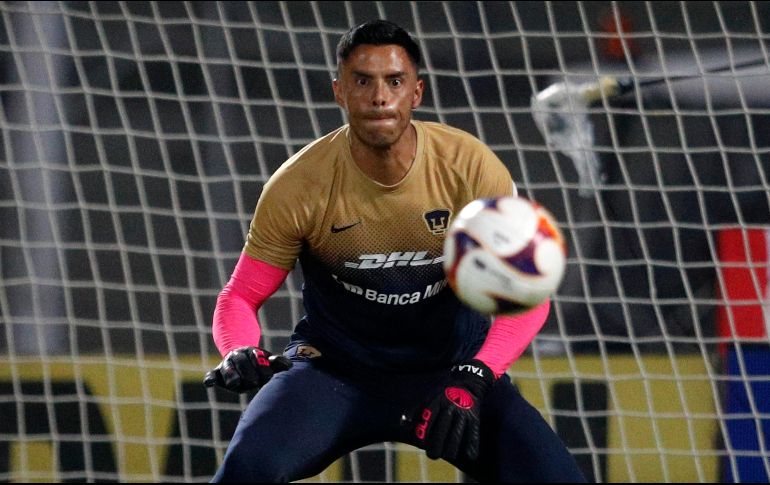 Alfredo Talavera evitó la caída de su arco con al menos cinco atajadas. AP/E. Verdugo