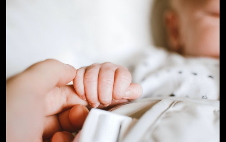 La bebé Aurora había convivido apenas 12 días con sus nuevos padres antes de esta decisión. ESPECIAL/PEXELS