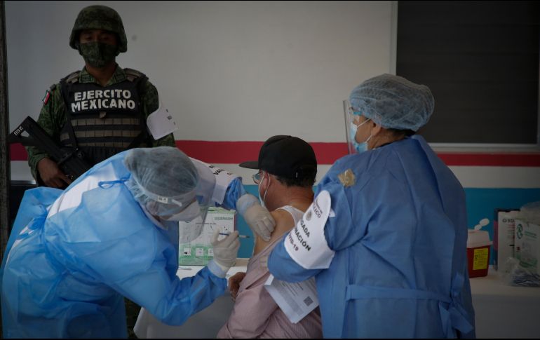 Las personas citadas deberán presentar identificación oficial, un comprobante de domicilio de Tlaquepaque y su folio del registro en la plataforma del Gobierno federal. EL IFNORMADOR/F. Atilano