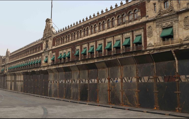 Autoridades de la CDMX han colocado vallas en distintos puntos previo al Día Internacional de la Mujer. SUN / ARCHIVO