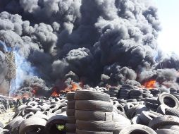 Bomberos de Tlaquepaque, Guadalajara y estatales acudieron a combatir el incendio. TWITTER@PCJalisco