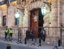 Se colocaron  vallas alrededor de Palacio de Gobierno en el Centro de Guadalajara. EL INFORMADOR / G. Gallo