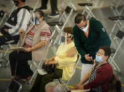 La aplicación de vacunas en Tlaquepaque comenzó ayer lunes. EL INFORMADOR / F. Atilano