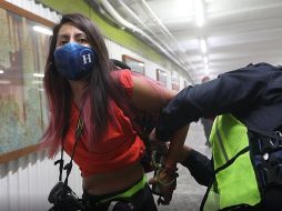 Una fotógrafa que ayer fue detenida en la estación Hidalgo del Metro de Ciudad de México. EFE/ARCHIVO