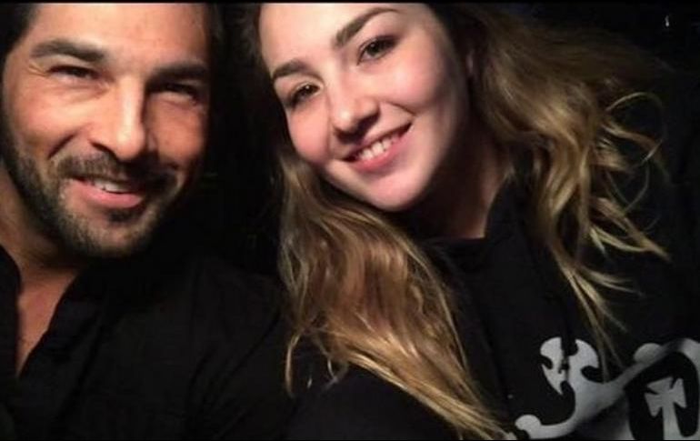Arturo Carmona externó el apoyo a su hija y detalló lo sufrido por Melanie hace seis años. INSTAGRAM /