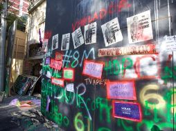 La medida fue criticada en redes sociales y por manifestantes que se encontraban afuera de la casa de Roemer. SUN / G. Espinosa