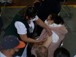 La SSJ informó que a las 20:00 horas de este martes se habían vacunado a más de 38 mil personas adultas mayores en Tlaquepaque. EL INFORMADOR / ARCHIVO