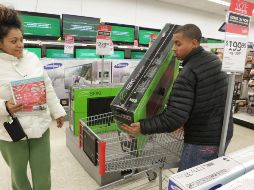 El anterior paquete de estímulos fue utilizado para comprar bienes como televisores, refrigeradores y computadoras,mercancías en las que México es competitivo. AP/Archivo