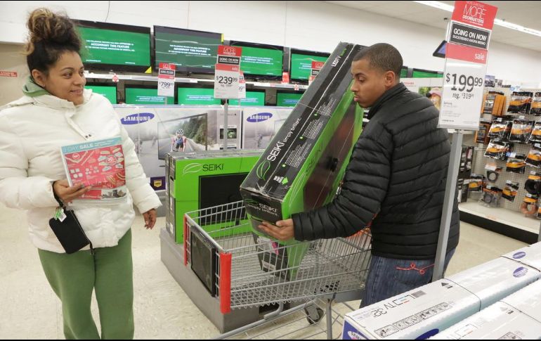 El anterior paquete de estímulos fue utilizado para comprar bienes como televisores, refrigeradores y computadoras,mercancías en las que México es competitivo. AP/Archivo