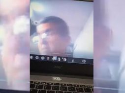 El video se compartió en redes sociales y generó múltiples comentarios en contra del catedrático. TWITTER