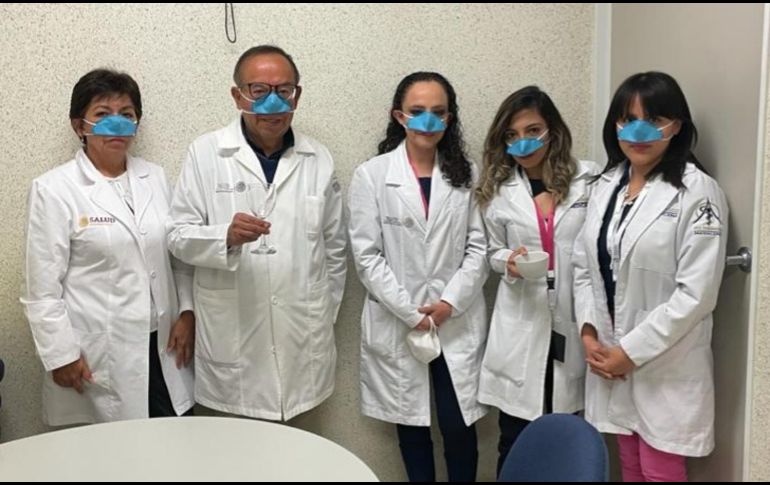 La idea es que la ''Mask Eating'' se coloque por debajo del cubrebocas, ya que ''se adapta fácilmente a la anatomía de todas las personas''. TWITTER / @IPN_MX