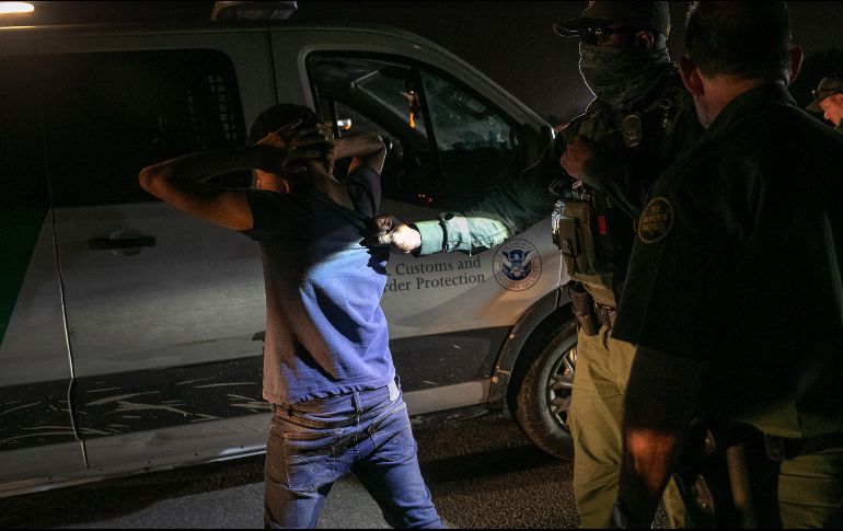 En febrero las autoridades de EU detuvieron a 100 mil 441 migrantes que habían cruzado ilegalmente la frontera o consideraron inadmisibles para entrar al país. AFP/ARCHIVO