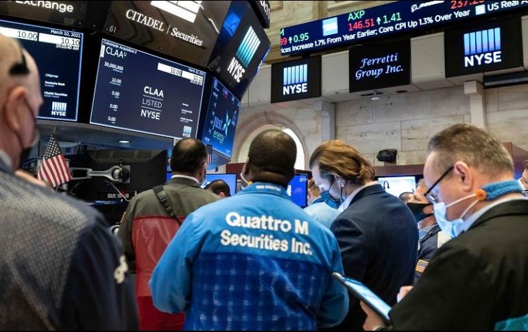 El Dow Jones acentuó sus ganancias luego de la aprobación del paquete de ayuda propuesto por el presidente Joe Biden este miércoles en el Congreso. AP/N. Pereira