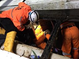 Los socorristas extrajeron a 39 supervivientes. AP/BASARNAS