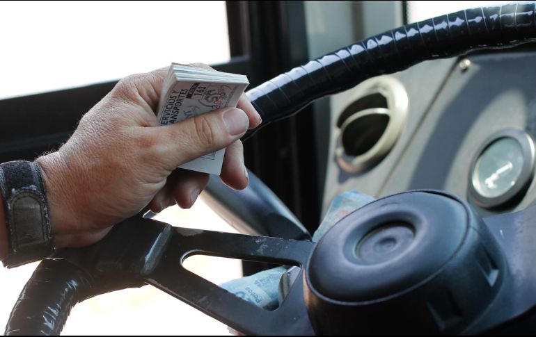 El martes, el Tribunal de Justicia Administrativa del Estado de Jalisco ordenó que se regresaran los autobuses que fueron retirados. EL INFORMADOR/G. Gallo