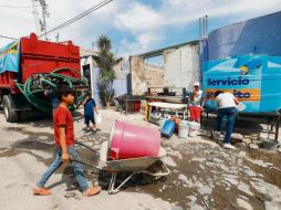El SIAPA indicó a través de un comunicado que ayer llevó pipas a 22 colonias de la ciudad. ESPECIAL