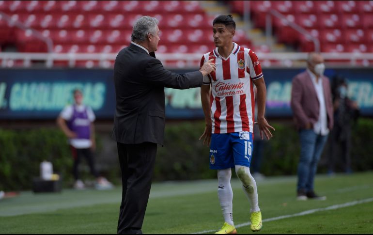 El técnico rojiblanco se mostró feliz porque Chivas sea la base del Tricolor. Imago7