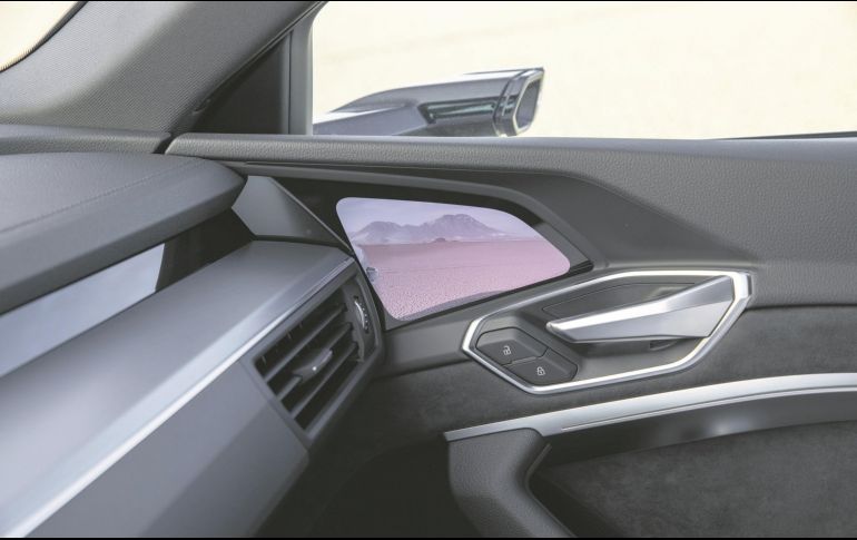 Alta definición. Se utiliza una pantalla OLED que transmite lo que sucede en el exterior. ESPECIAL/Audi