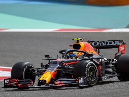 ''Checo'' regresó a la pista sin ningún problema y terminó con el octavo mejor tiempo del segundo día de pretemporada de la máxima categoría. AFP / M. Mahdi