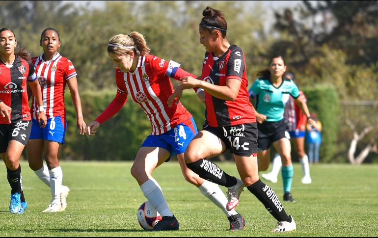 El calor, la contaminación de la zona y la intensidad puesta por las 22 jugadoras, no fueron impedimento para que se diera un juego emocionante. IMAGO7 / S. Bautista