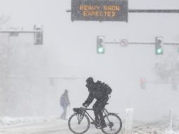Un aviso alerta hoy de fuertes nevadas en  Denver, Colorado. AFP