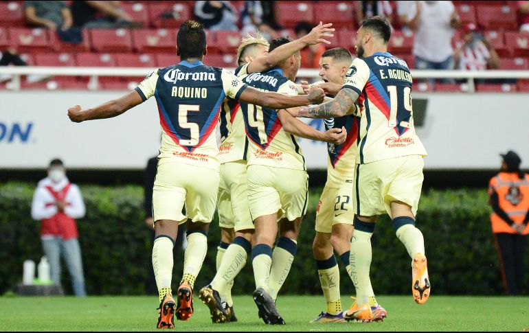 Las Chivas simplemente fueron borradas del campo por el América. Imago7 / L. Barba
