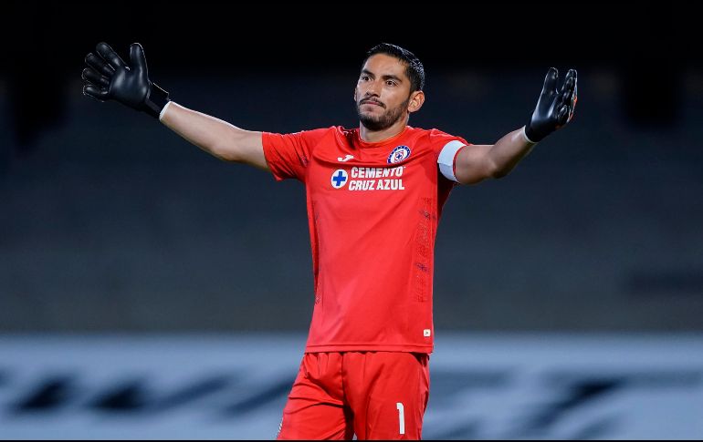 Los objetivos son claros: ''es darle un título a Cruz Azul, por eso lucho y trabajo'', explica el portero de La Máquina. IMAGO7