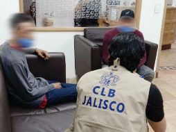 A su llegada a Jalisco, José Ramón se reunió primero con uno de sus hermanos. ESPECIAL/Gobierno de Jalisco