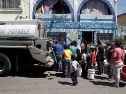 Más de 200 colonias sufren por el desabasto de agua. EL INFORMADOR/ARCHIVO