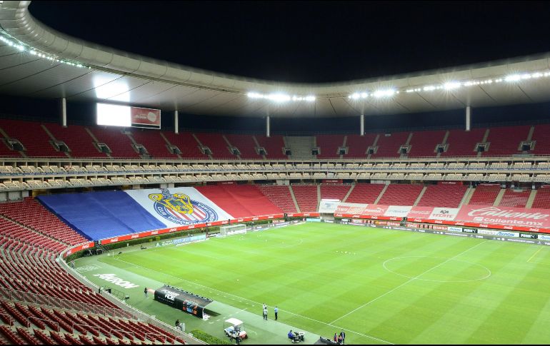 Podrían venirse más despidos. La dirigencia de Chivas descubrió venta de boletos de cortesía, tráfico de playeras y robo de utilería. IMAGO7