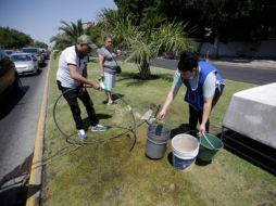 Los afectados señalan que por lo menos una vez al día llaman al SIAPA para solicitar pipas pero hasta el momento no han recibido ninguna. EL INFORMADOR/F. Atilano