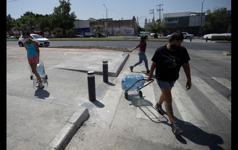 Los afectados señalan que por lo menos una vez al día llaman al SIAPA para solicitar pipas pero hasta el momento no han recibido ninguna. EL INFORMADOR/F. Atilano