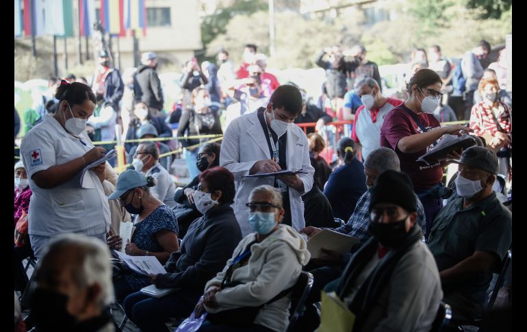 Fue hasta las siete que se comenzaron a dar las fichas en el orden como se habían organizado los propios ciudadanos. EL INFORMADOR/G. Gallo