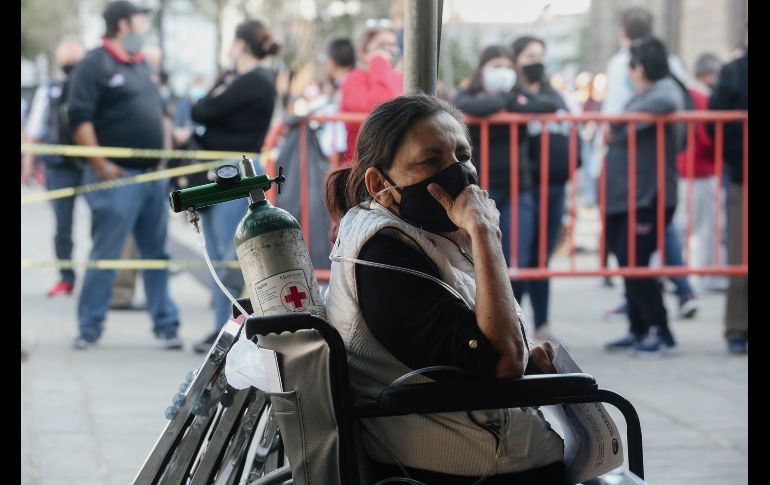 Fue hasta las siete que se comenzaron a dar las fichas en el orden como se habían organizado los propios ciudadanos. EL INFORMADOR/ G. Gallo