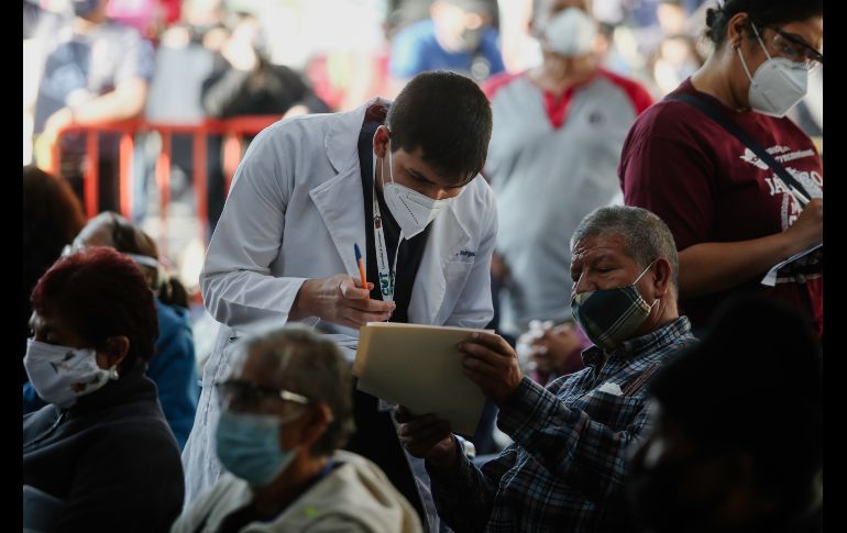 Fue hasta las siete que se comenzaron a dar las fichas en el orden como se habían organizado los propios ciudadanos. EL INFORMADOR/G. Gallo