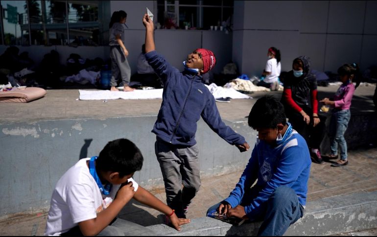 La llegada a Estados Unidos de menores inmigrantes se ha convertido en una prueba de fuego para la administración de Joe Biden. AP / J. Cortez