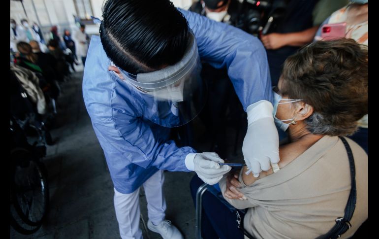 De acuerdo a las autoridades de Salud, este día se aplicarían dos mil 500 vacunas. EL INFORMADOR/ G. Gallo