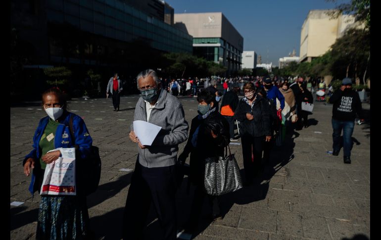 En Guadalajara, hay 238 mil 500 adultos mayores, según el Censo 2020; mientras que el primer lote de vacunas a aplicar será de 80 mil 925. EL INFORMADOR/ G, Gallo