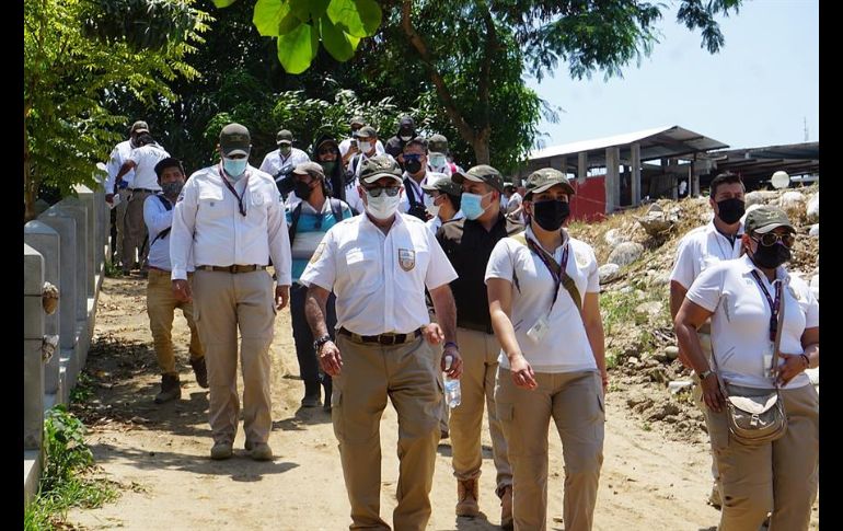 En grupos de cinco, elementos de migración fueron enviados a los cruces informales conocidos como El Coyote, Palenque, Limón, Rojo, Armadillo y Cascajo. EFE/J. Blanco