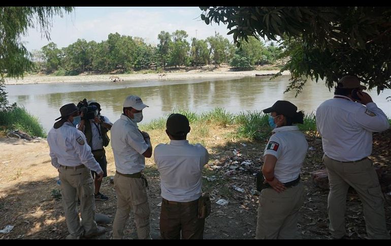 En grupos de cinco, elementos de migración fueron enviados a los cruces informales conocidos como El Coyote, Palenque, Limón, Rojo, Armadillo y Cascajo. EFE/J. Blanco