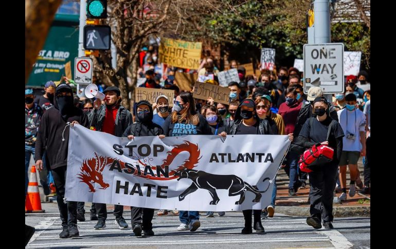 Asistentes de todas las edades, razas y orígenes étnicos se reunieron en Liberty Plaza, en Atlanta, portaron pancartas y ovacionaron a los oradores participantes. EFE/E. Lesser