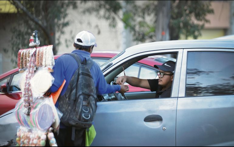 MENOS INGRESOS. La pobreza laboral afecta a 40.7% de los mexicanos, tras los estragos de la pandemia. EL INFORMADOR • F. Atilano
