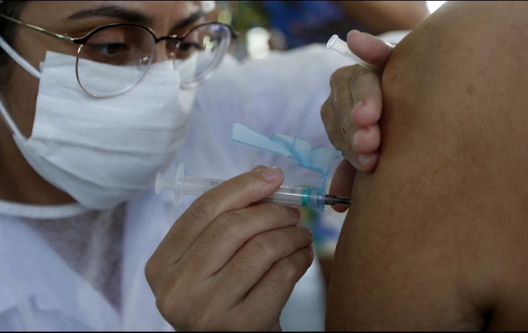 AMLO reconoció que lo más difícil fue conseguir las vacunas, debido a la alta demanda que hay en todo el mundo. XINHUA / L. Tavora