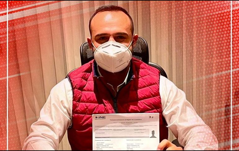 Álvarez Barragán comparte en sus redes sociales una fotografía en la que muestra su registro. FACEBOOK/ @GonzaloAlvarezMX