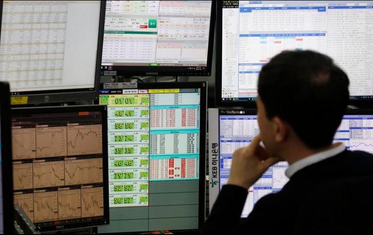 El rendimiento del bono del Tesoro a 10 años continuó en descenso y se situó en el 1.626 %, alejándose del 1.7 % alcanzado la semana pasada. EFE/ARCHIVO