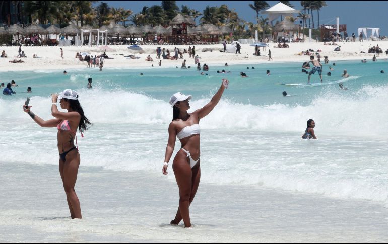 La  pandemia por COVID-19 afectará la temporada alta del año por el cierre de varios destinos para que no haya un tercer brote en el país. EFE / ARCHIVO
