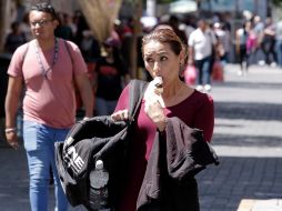 Ante las condiciones climáticas el IAM recomienda utilizar protección solar y ropa clara, así como mantenerse hidratado. EL INFORMADOR / ARCHIVO