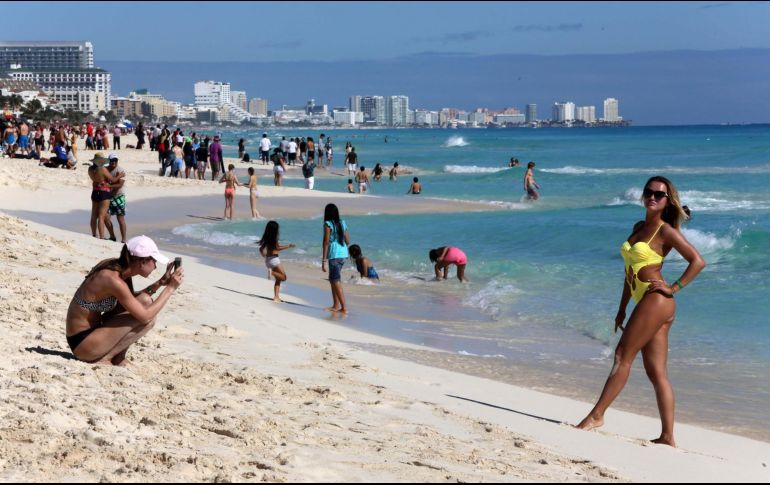 La actividad turística  viene a reactivarse por la confianza en viajar de los mexicanos al tenerse un descenso en casos  de COVID-19 en los últimos días, señala la Concanaco. EFE / ARCHIVO
